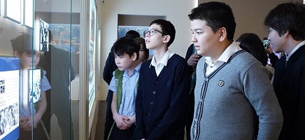 От классной доски к архивным документам: столичные школьники посетили Архив Президента РК  фото галереи 6